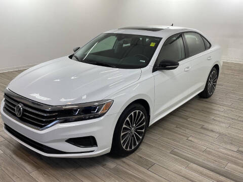 2022 Volkswagen Passat for sale at TRAVERS GMT AUTO SALES - Autos para ti in Florissant MO