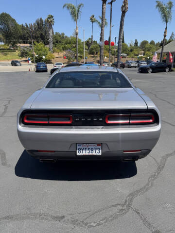 2016 Dodge Challenger SXT