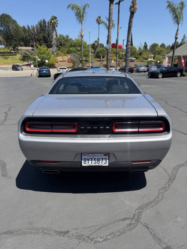 2016 Dodge Challenger SXT