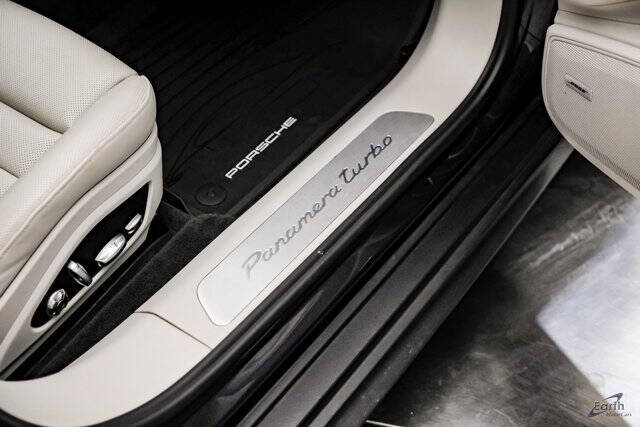 2018 Porsche Panamera Turbo Sport Turismo
