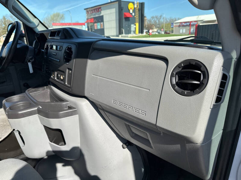 2017 Ford E-Series E-350 SD