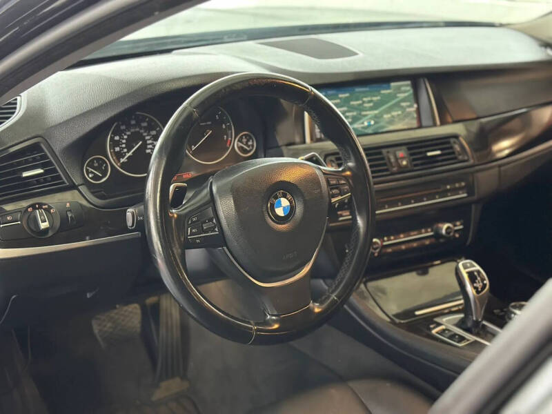 2016 BMW 5 Series 528i