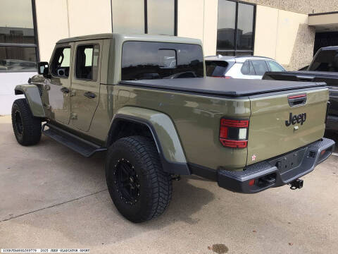 2025 Jeep Gladiator NightHawk