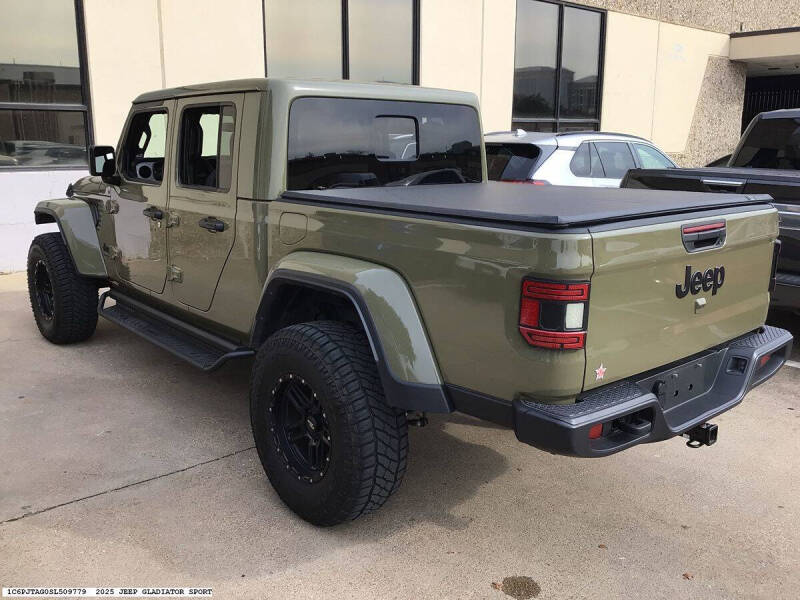 2025 Jeep Gladiator NightHawk