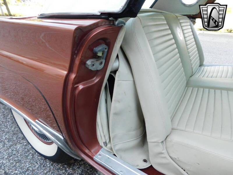 1957 Ford Thunderbird