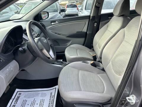 2017 Hyundai Accent SE