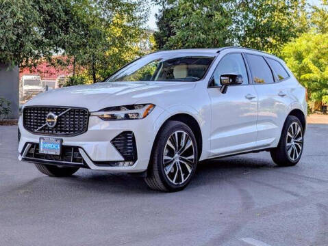 2023 Volvo XC60 B5 Plus Dark Theme