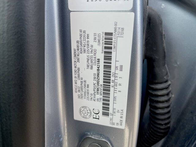 2022 Ford Escape Hybrid Titanium