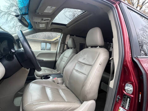 2017 Toyota Sienna XLE 7-Passenger