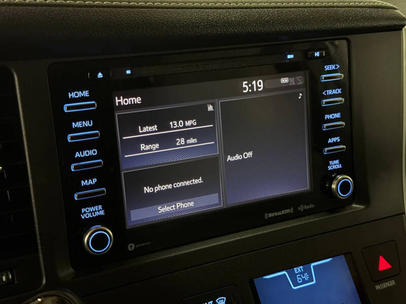 2020 Toyota Sienna XLE Premium 8-Passenger