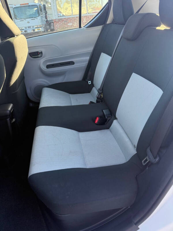 2013 Toyota Prius c Three