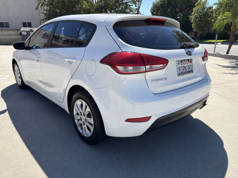 2017 Kia Forte5 LX