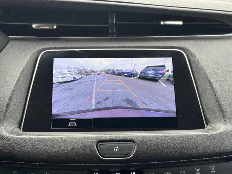 2023 Cadillac XT4 Premium Luxury