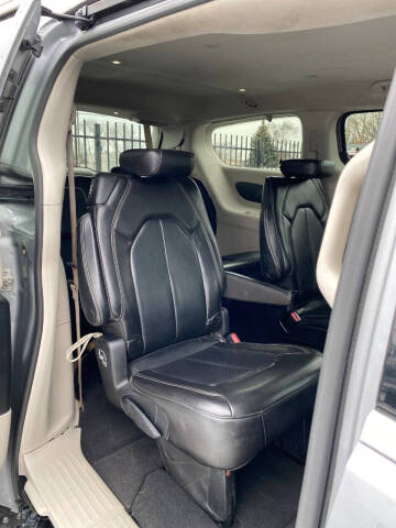 2020 Chrysler Voyager LXi