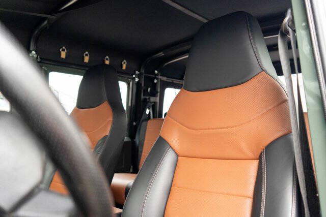 1990 Land Rover Defender 19