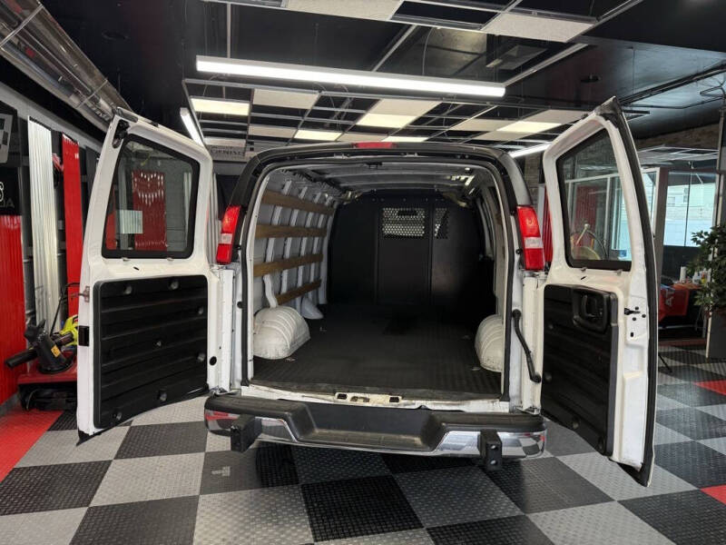 2024 GMC Savana 2500