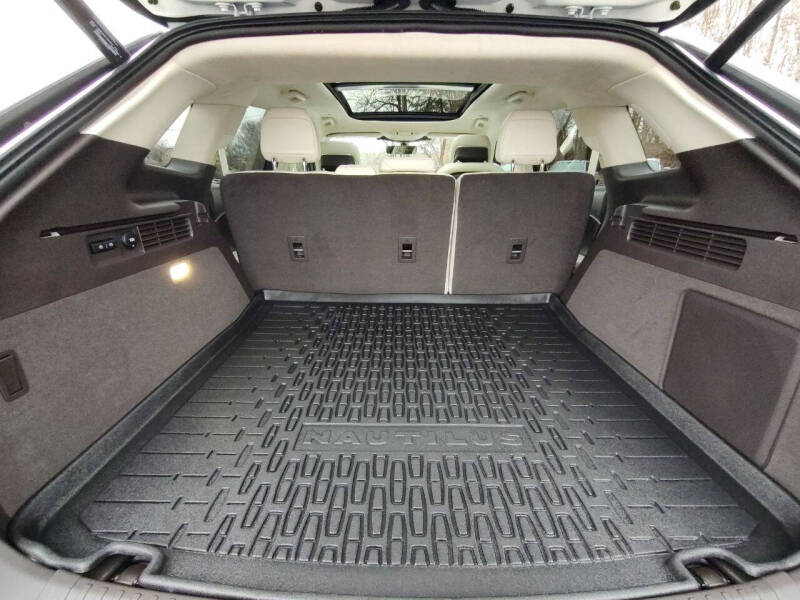 2021 Lincoln Nautilus Black Label