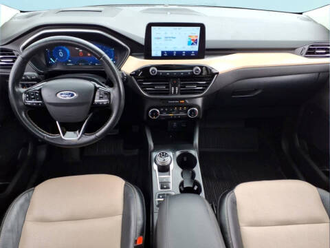 2022 Ford Escape Titanium