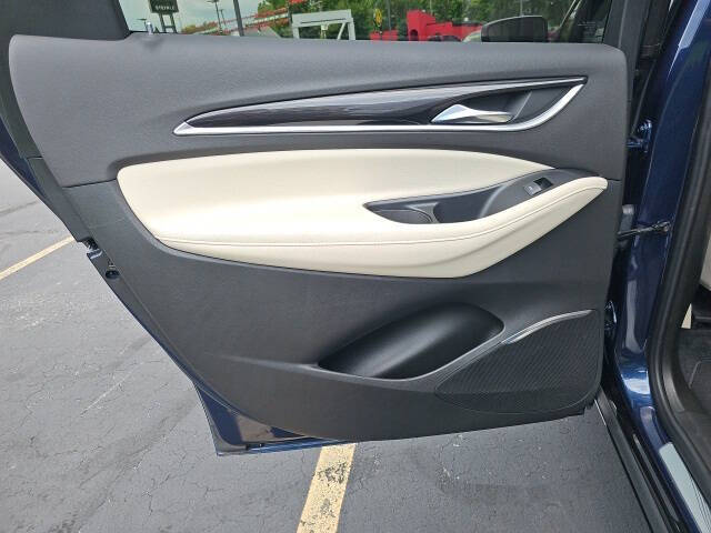 2022 Buick Enclave Essence