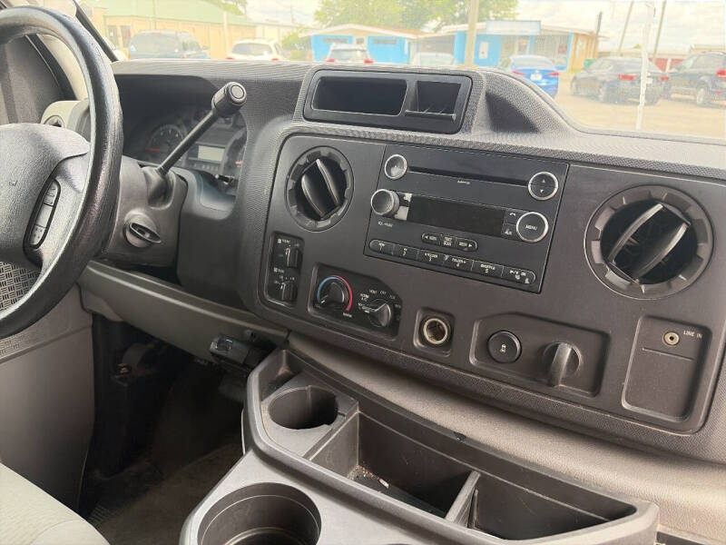 2009 Ford E-Series E-350 SD XLT