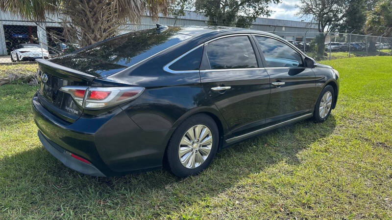 2017 Hyundai Sonata Hybrid SE