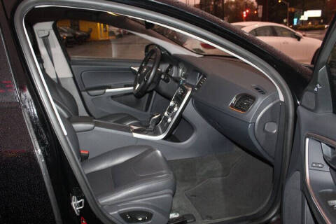 2018 Volvo V60 Cross Country T5 Premier