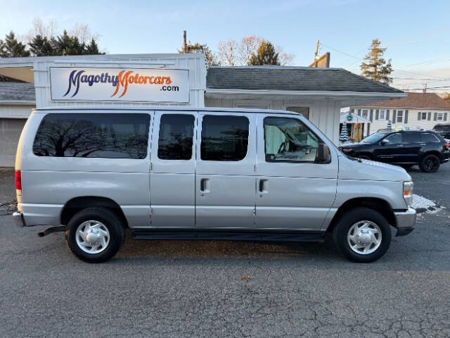 2013 Ford E-Series E-350 SD XLT