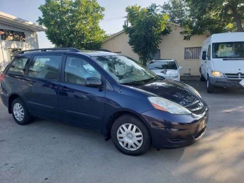 2007 Toyota Sienna for sale at Bad Credit Call Fadi in Dallas TX