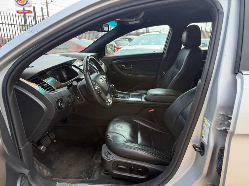 2015 Ford Taurus Limited