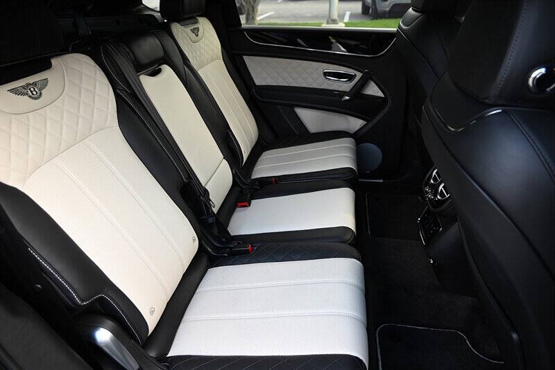 2019 Bentley Bentayga 11