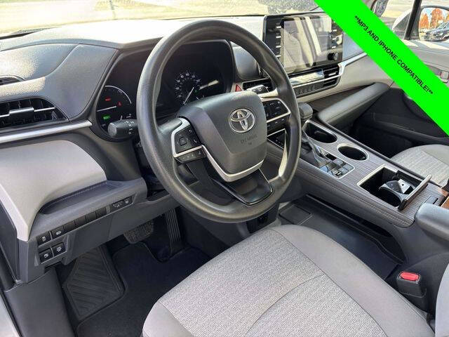 2021 Toyota Sienna LE 8-Passenger