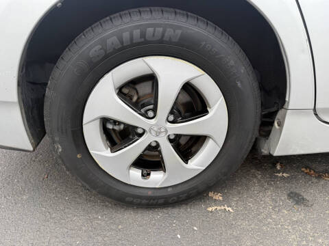 2012 Toyota Prius Two