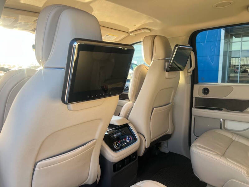 2019 Lincoln Navigator L Select