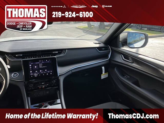 2025 Jeep Grand Cherokee L Laredo