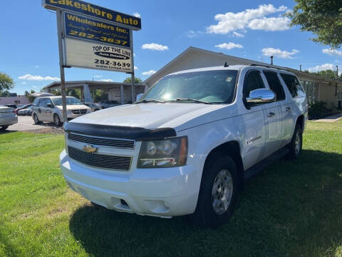 2007 Chevrolet Suburban for sale at Lakeshore Auto Wholesalers in Amherst OH