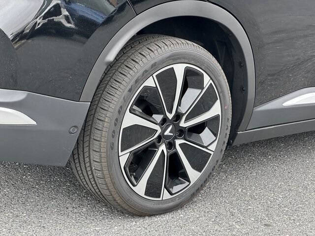 2025 VinFast VF8 Plus