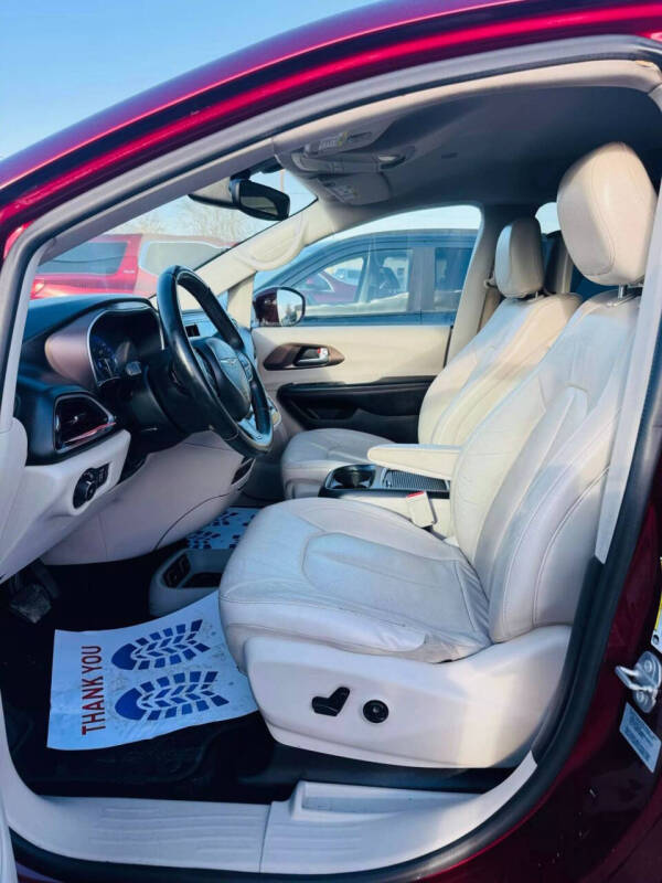 2017 Chrysler Pacifica Touring-L Plus