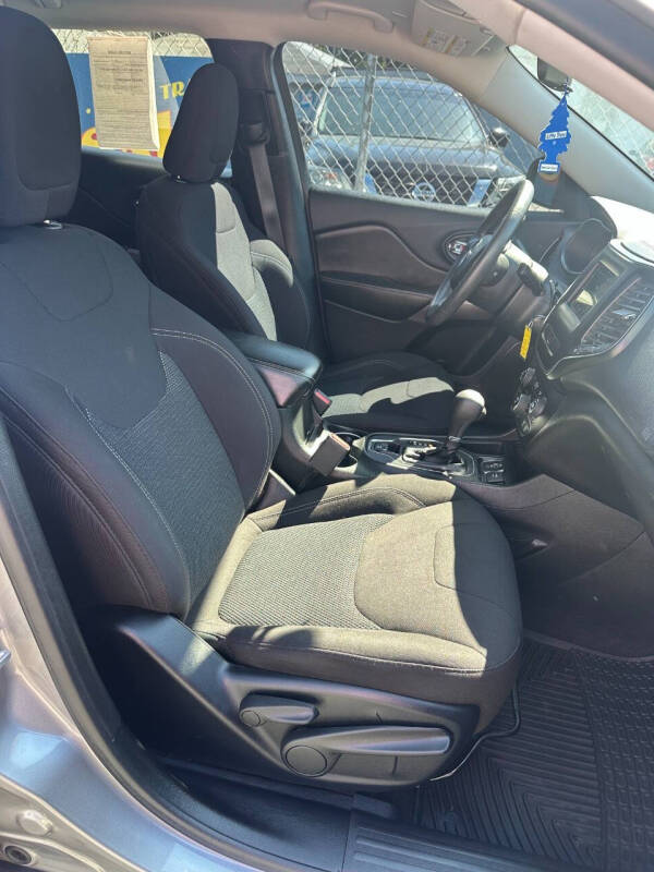 2019 Jeep Cherokee Latitude