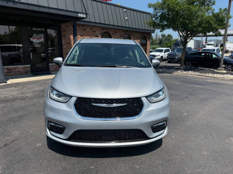 2023 Chrysler Pacifica Touring L