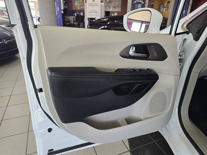 2018 Chrysler Pacifica Touring Plus