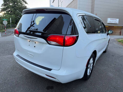 2018 Chrysler Pacifica LX