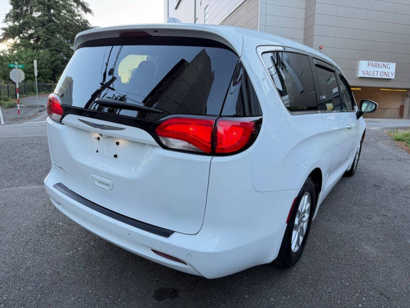 2018 Chrysler Pacifica LX