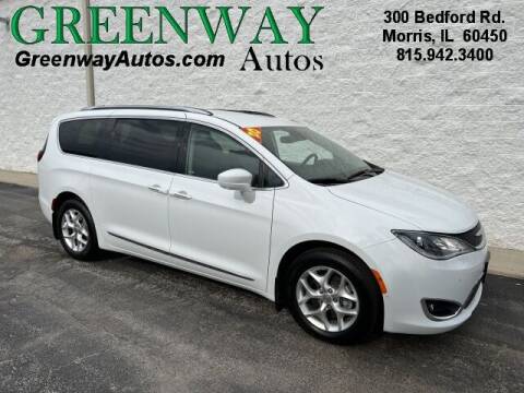 2020 Chrysler Pacifica for sale at Greenway Automotive GMC in Morris IL