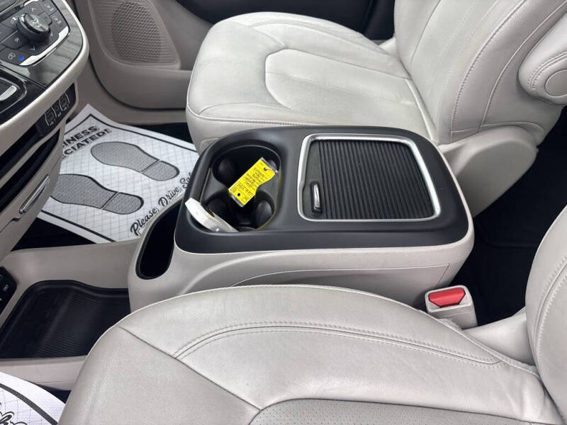 2021 Chrysler Pacifica Touring L