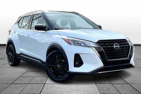 2022 Nissan Kicks SR