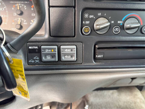 1999 Chevrolet Suburban K1500 LS