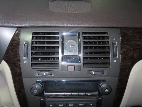 2011 Cadillac DTS Luxury Collection