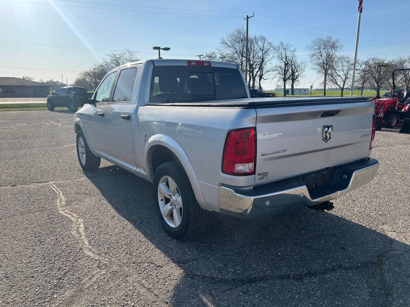 2017 RAM 1500 SLT