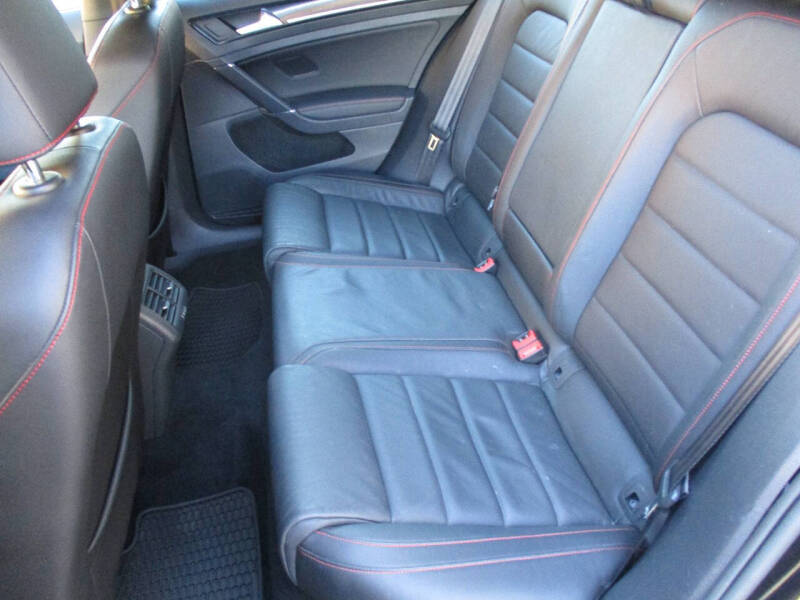 2017 Volkswagen Golf GTI SE