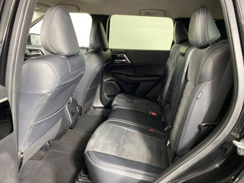 2024 Mitsubishi Outlander SE